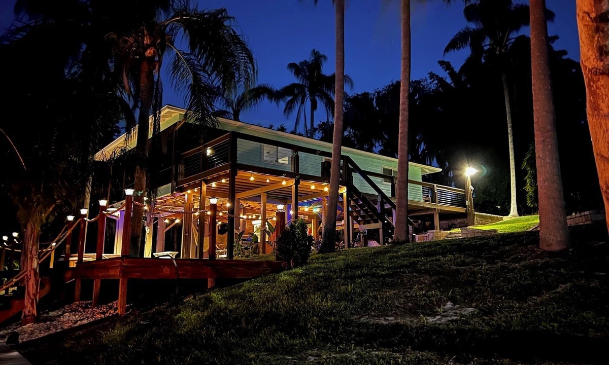 Montverde House | Lake serenity and natural beauty near Orlando