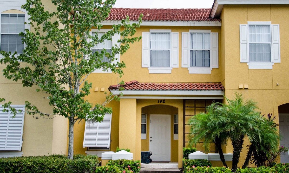 Lake Berkley House | Lake View 3 Bedroom Villa. Enjoy Private Hot Tub!