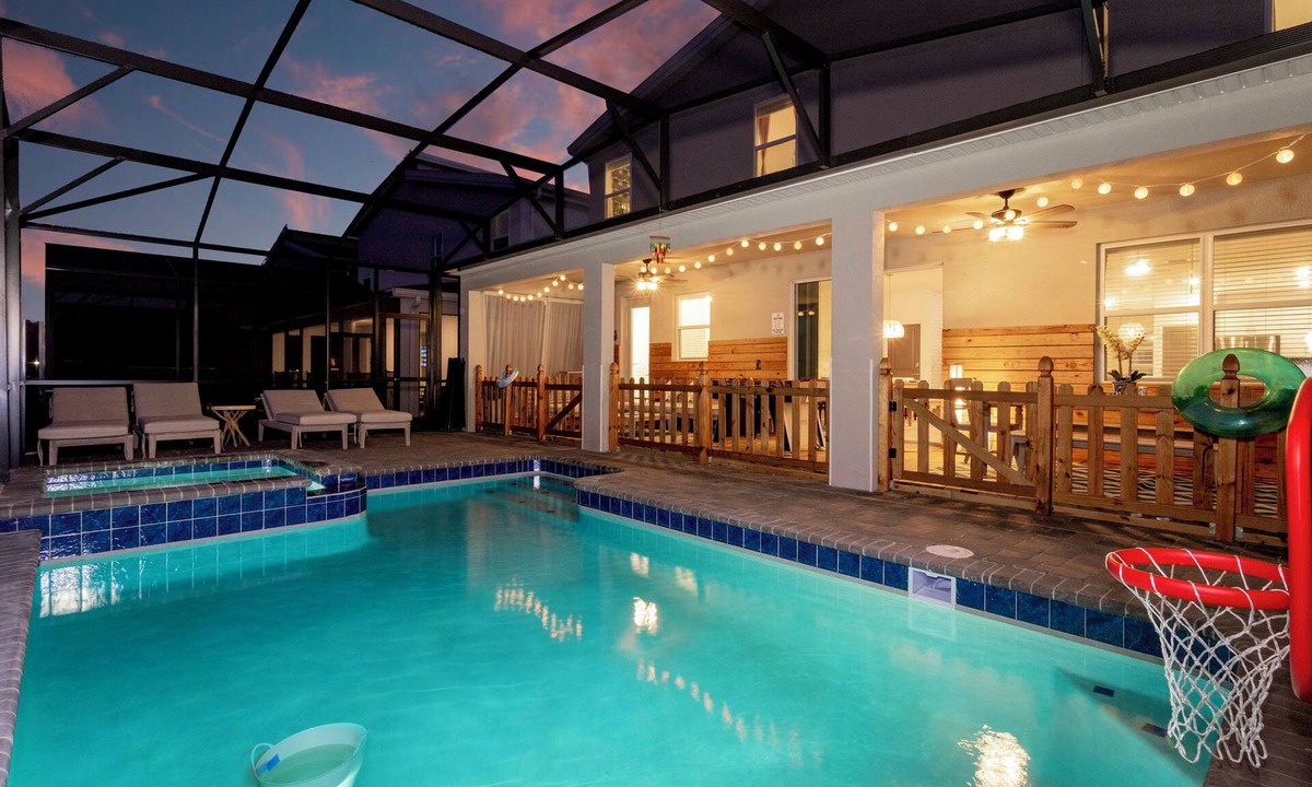 Kissimmee House | Lakefront 9 Bedroom Villa: Arcade, Themed Rooms, Lazy River