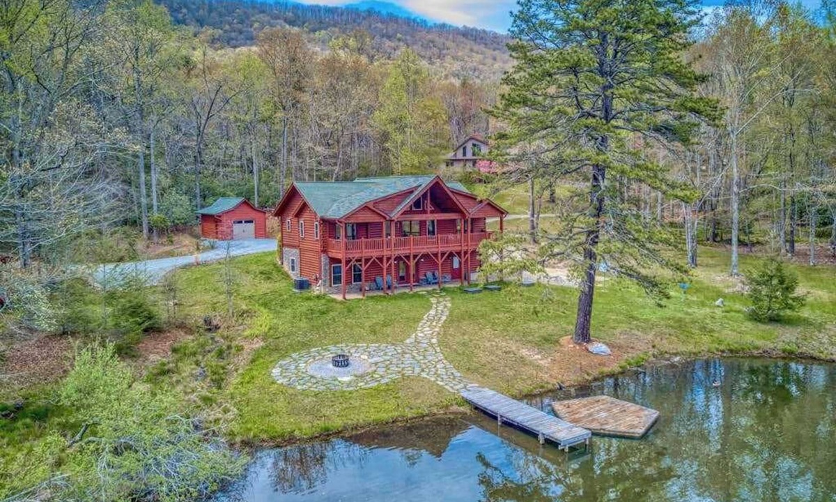 Mills River House | Lakefront Cabin & Cozy Lakeview Cottage: firepit, wet bar, dock