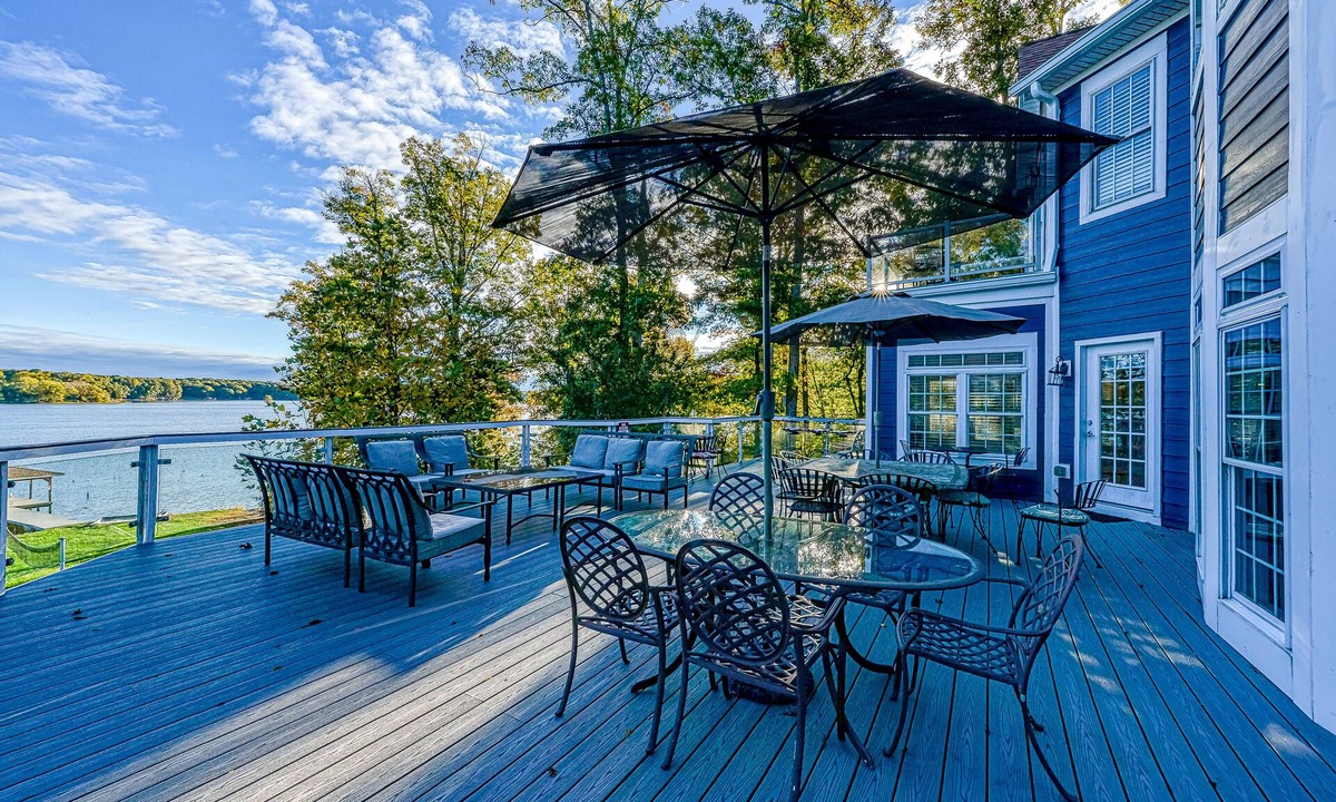 Mineral House | Lakefront home with private hot tub, WiFi, fun rec room, & beach area