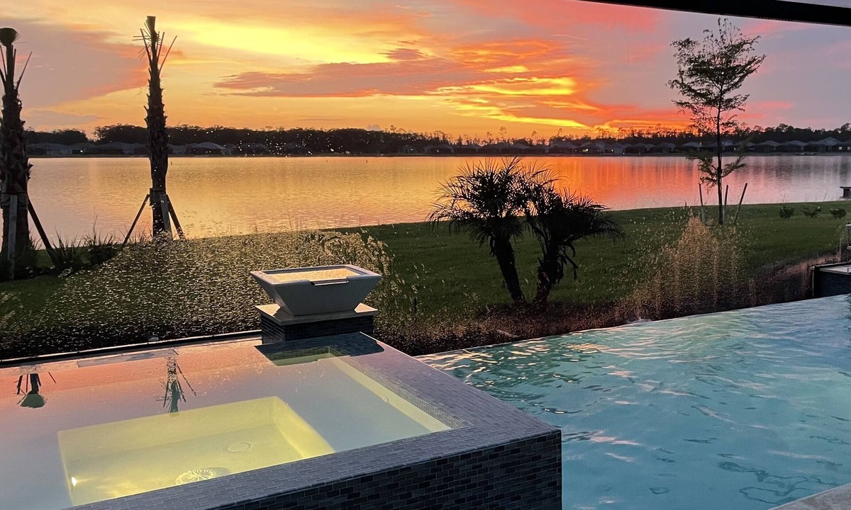 Biggar House | Lakefront Luxury Living