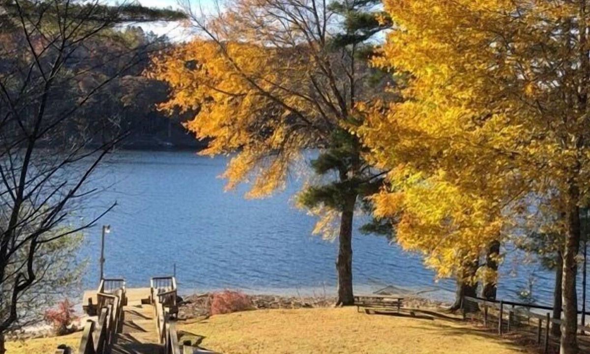 Glenville House | Lakefront Mountain Cabin on Lake Glenville, NC