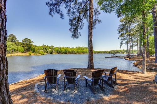Greensboro House | Lakefront Oconee Vacation Rental w/Patio & Views!