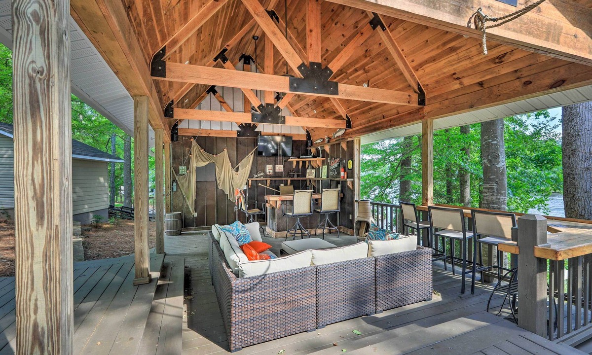 Milledgeville Cottage | Lakefront Retreat w/Deep Water + Great Views!
