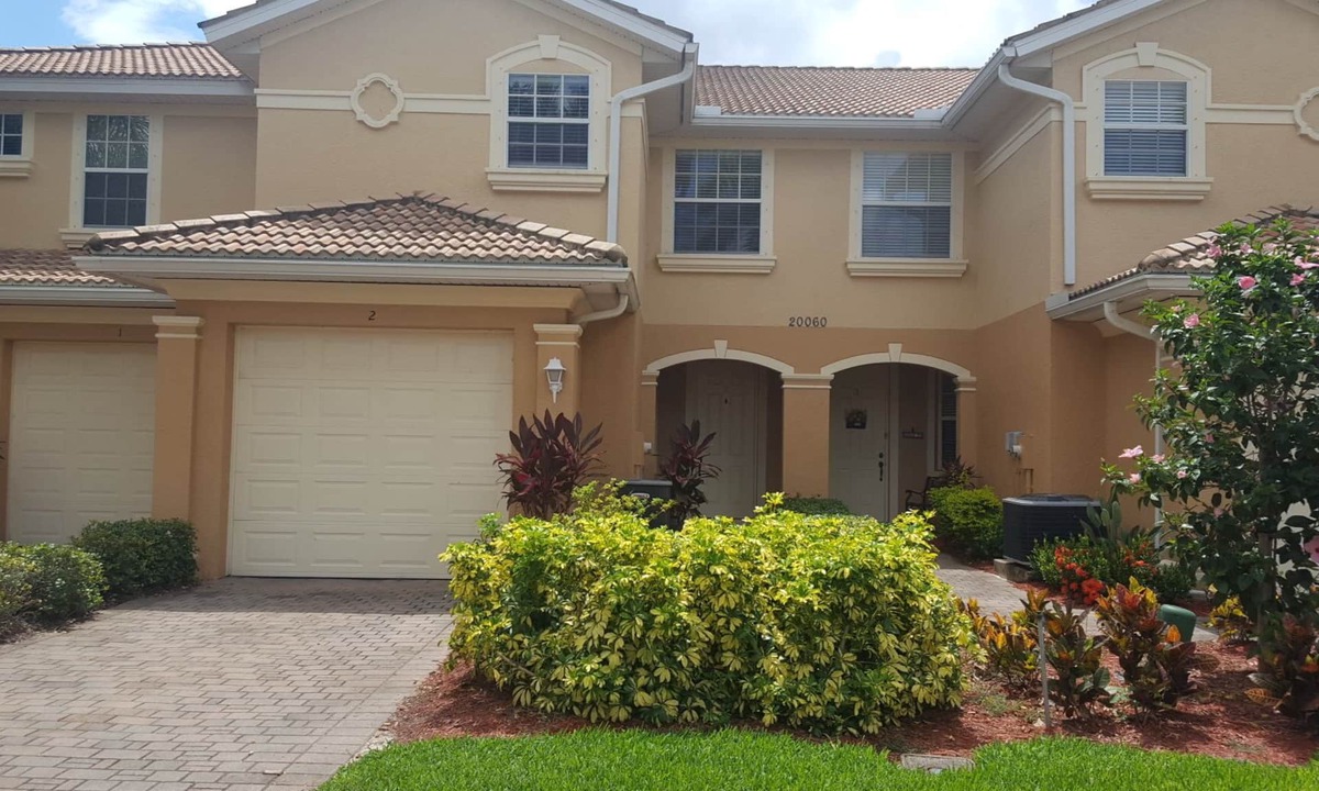 Estero House | Lakefront townhome near beach in Southwest Florida