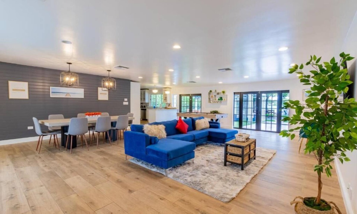 North Miami Beach Villa | Lakefront Villa by Glam Homes