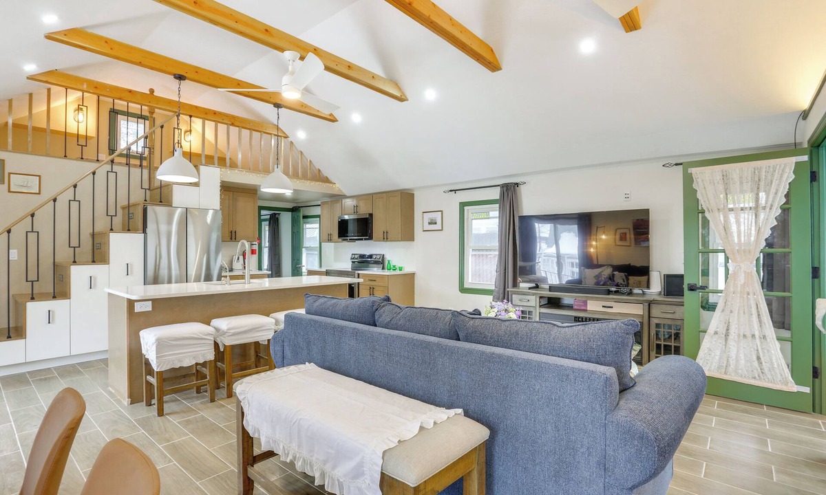 West Milford House | Lakeside Charm! Updated Home Near Mtn Creek Resort