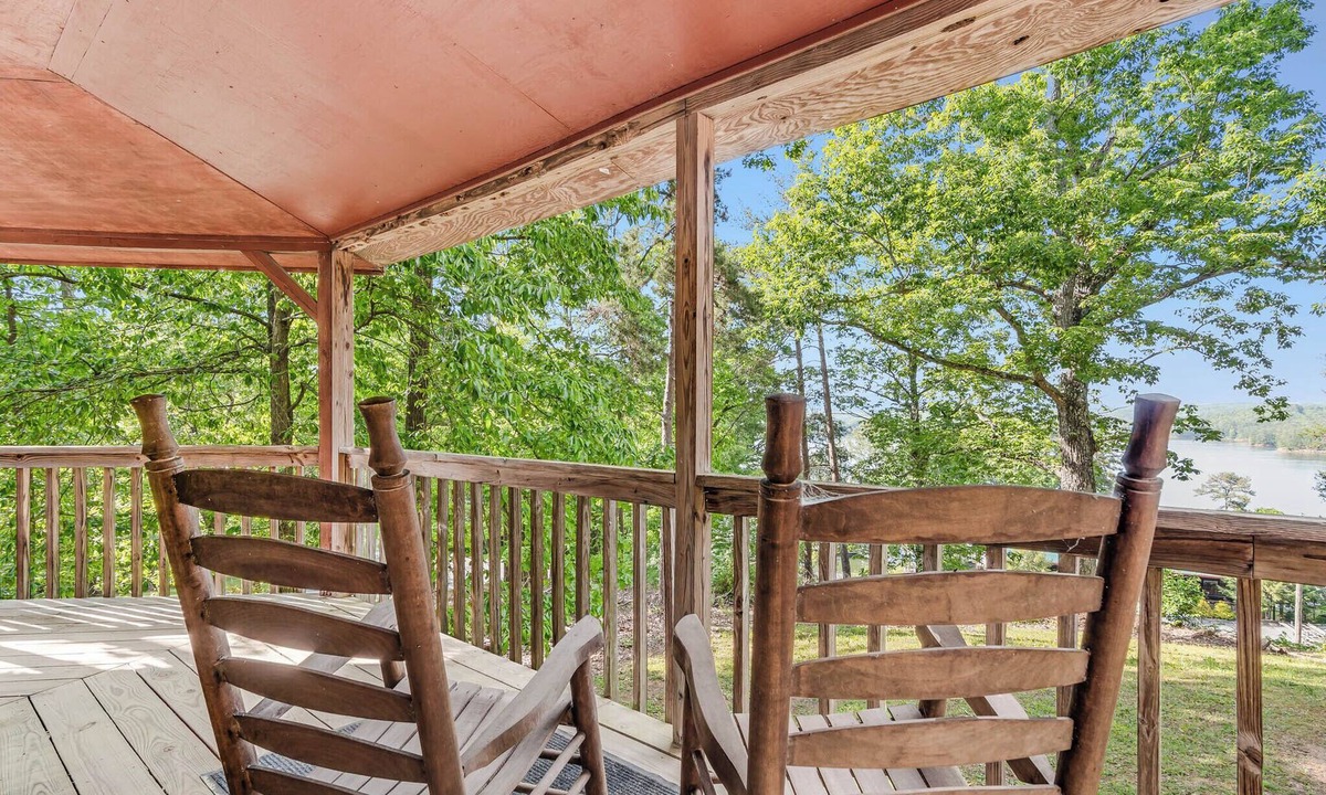 Ellijay Cabin | Lakeview Cabin #4 at Carters Lake Marina, includes boat slip at marina