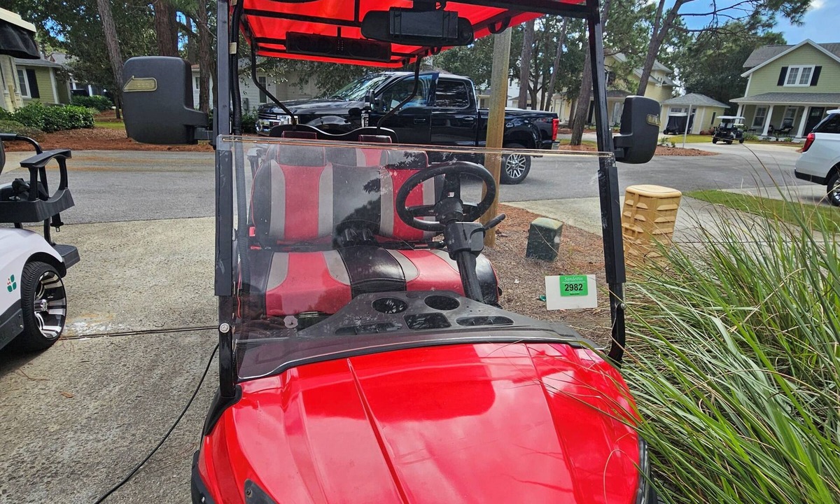 Laurel Grove House | Lakeview house with 6 passenger golf cart included!