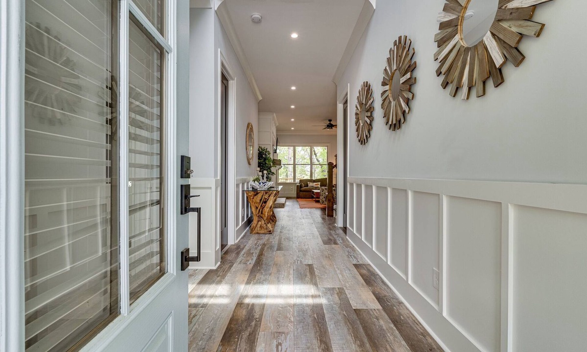 Estill Springs House | LakeView Luxe! Luxury Home on the Water, Private Dock, Amazing Views