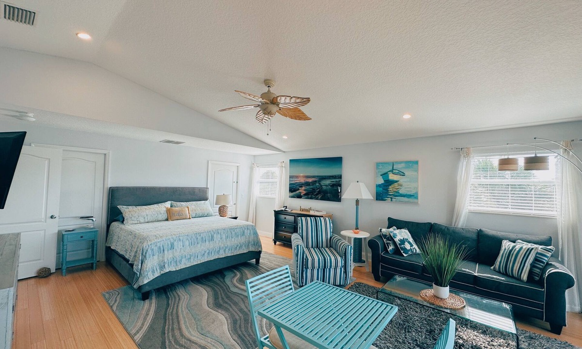 Horton Shores Apartment | LaLa`s Beach House - Walking Distance to the Beach and Shopping