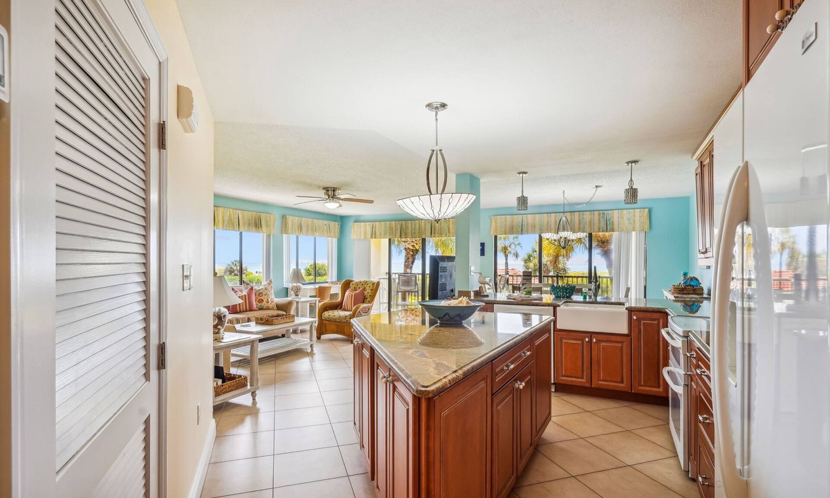 Sunset Beach Condo | Land's End 201 building 8 Bright beach front, corner condo with stunning view