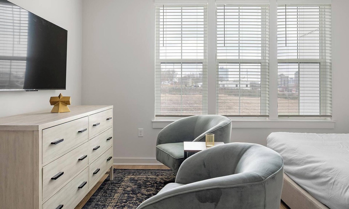 Downtown Knoxville Apartment | Landing | Amazing Studio, Game Room, Gym
