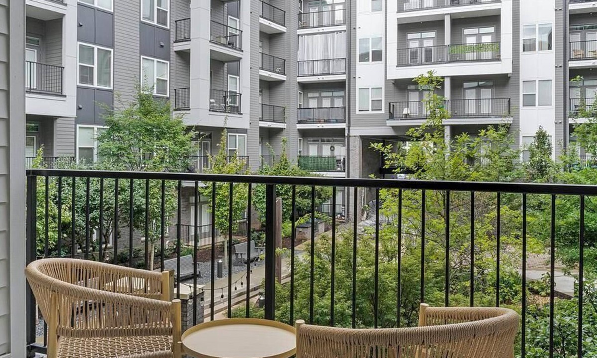 North Decatur Apartment | Landing at Abberly Skye - Studio in North Decatur