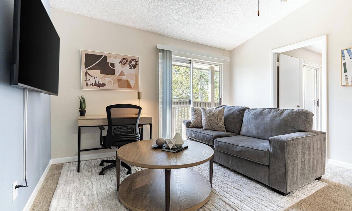 Interchange Square Apartment | Landing | Beautiful 1BD, Gym, Tennis Court