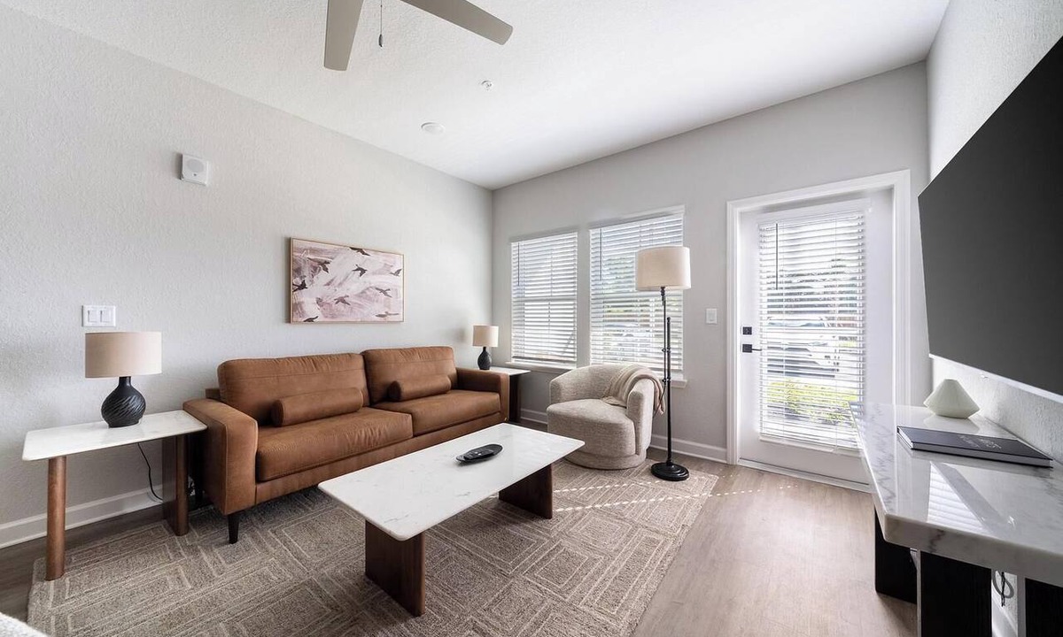 Port Malabar Apartment | Landing | Beautiful 2BD, Gym, Pool