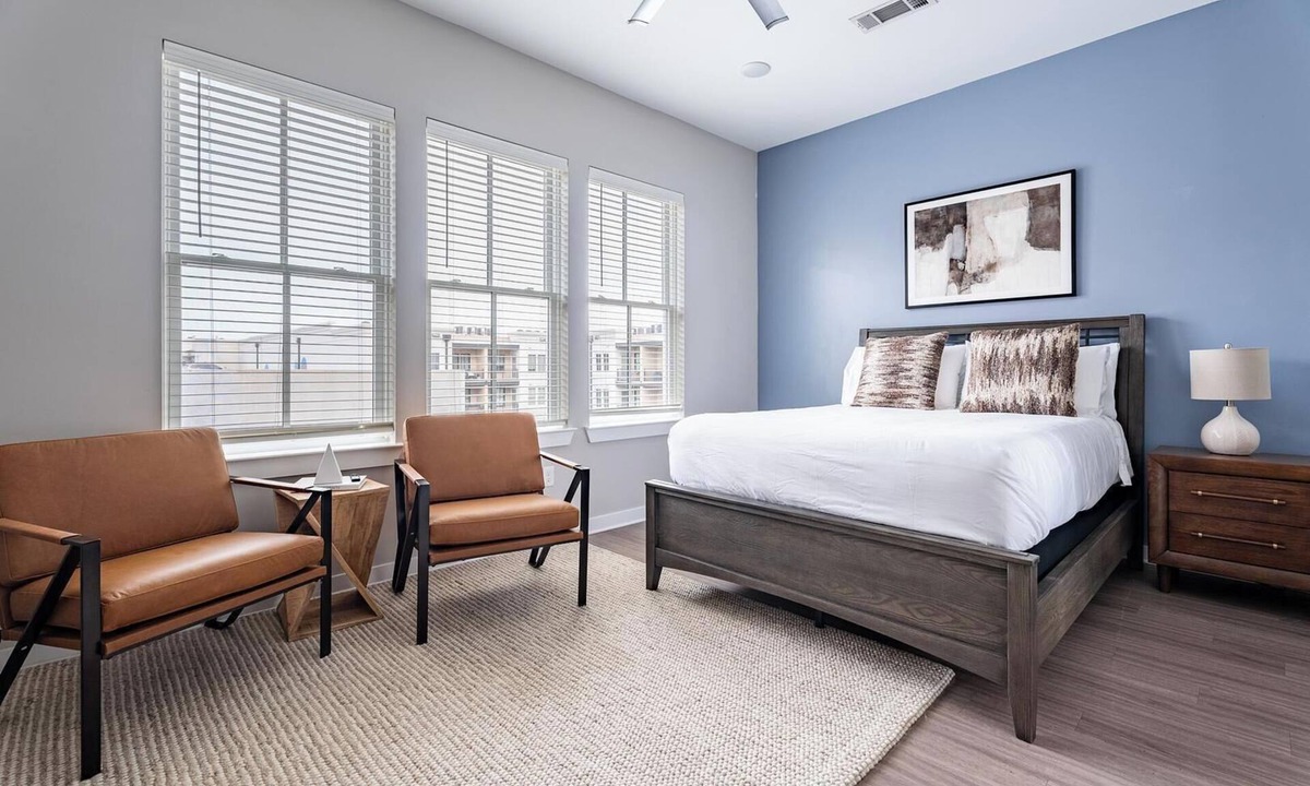 Hitch Village - Fred Wessels Homes Apartment | Landing | Beautiful Studio, Clubhouse, Courtyard