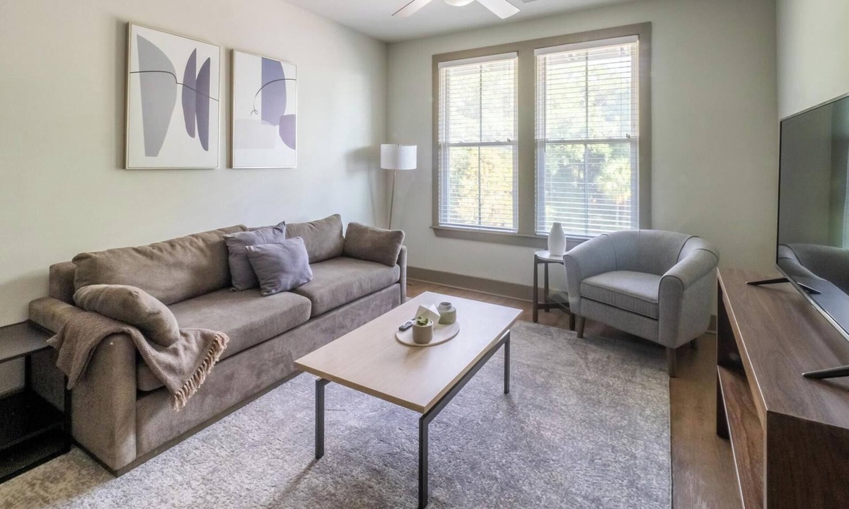 Charleston Apartment | Landing | Chic 1BD, Pool, Gym