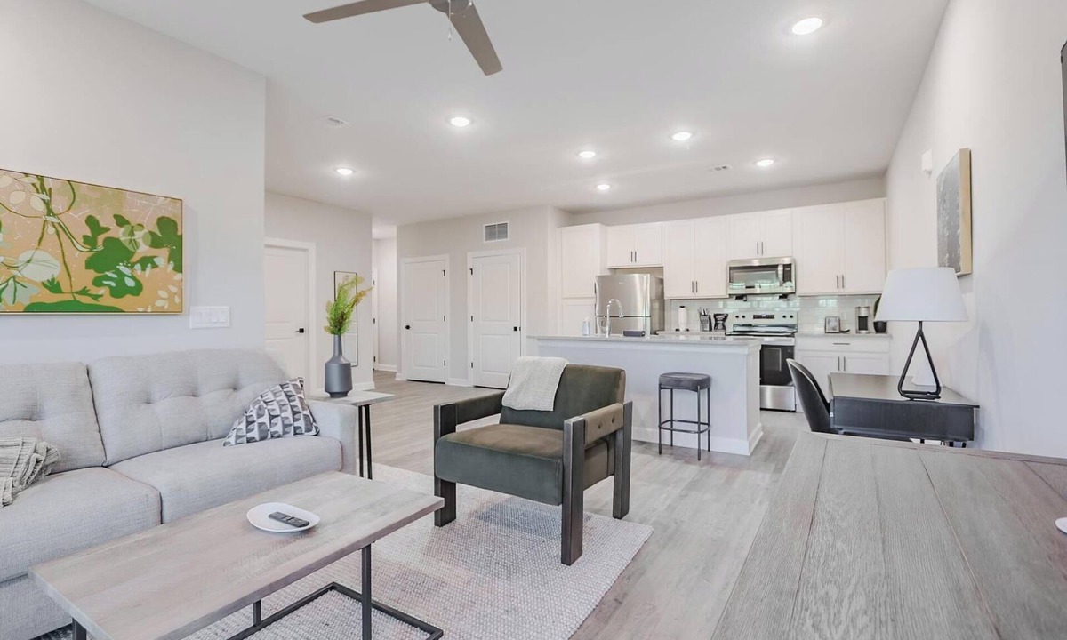 Fort Myers Apartment | Landing | Chic 1BD, Pool