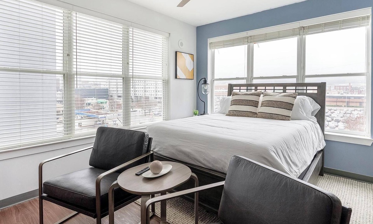 Five Points South Apartment | Landing | Incredible Studio, Yoga Studio, Pool