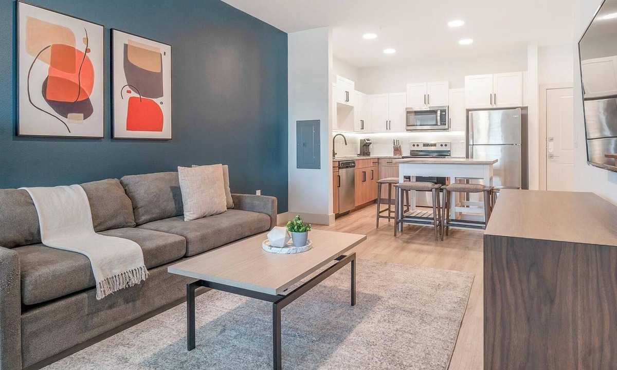 Sanford Apartment | Landing | Modern 1BD, Gym, Courtyard
