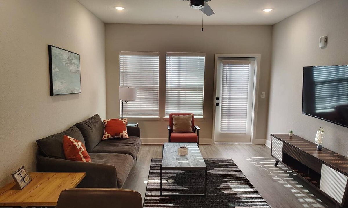 Newberry Apartment | Landing | Modern 1BD, Pool, Gym