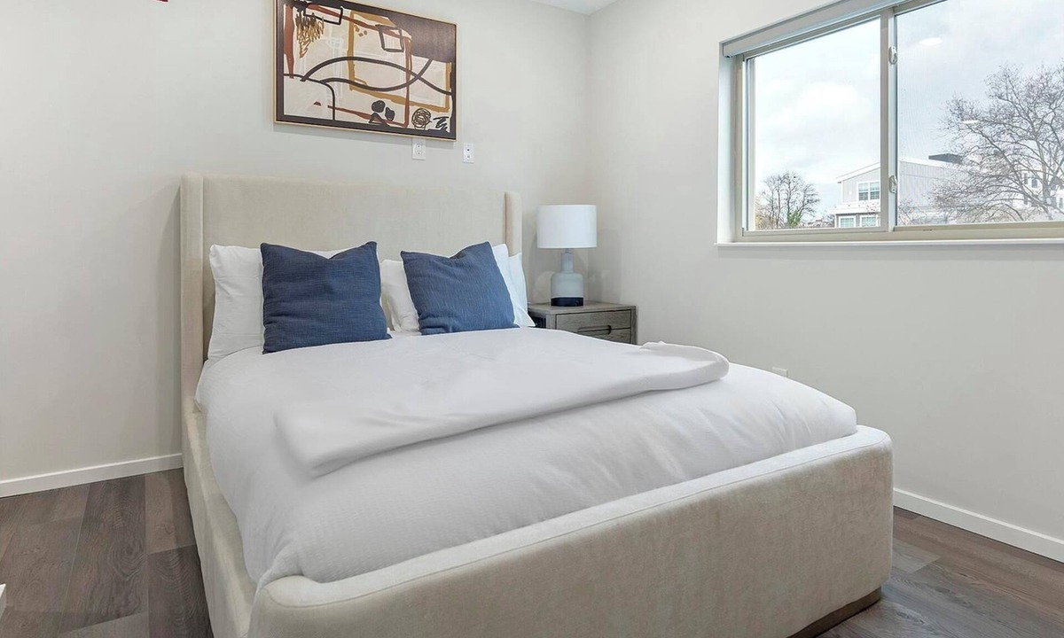 Spruce Hill Apartment | Landing | Spectacular 2BD, Gym, Clubhouse