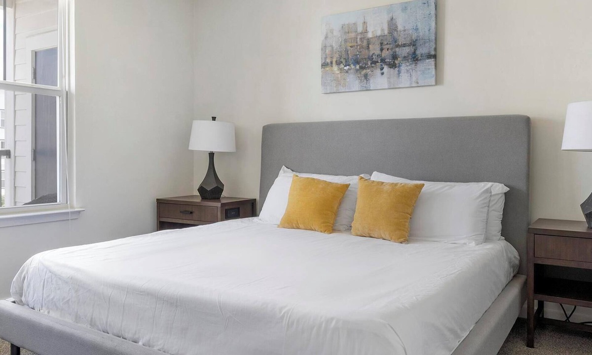 Mableton Apartment | Landing | Spectacular 1BD, Rooftop Lounge, Gym