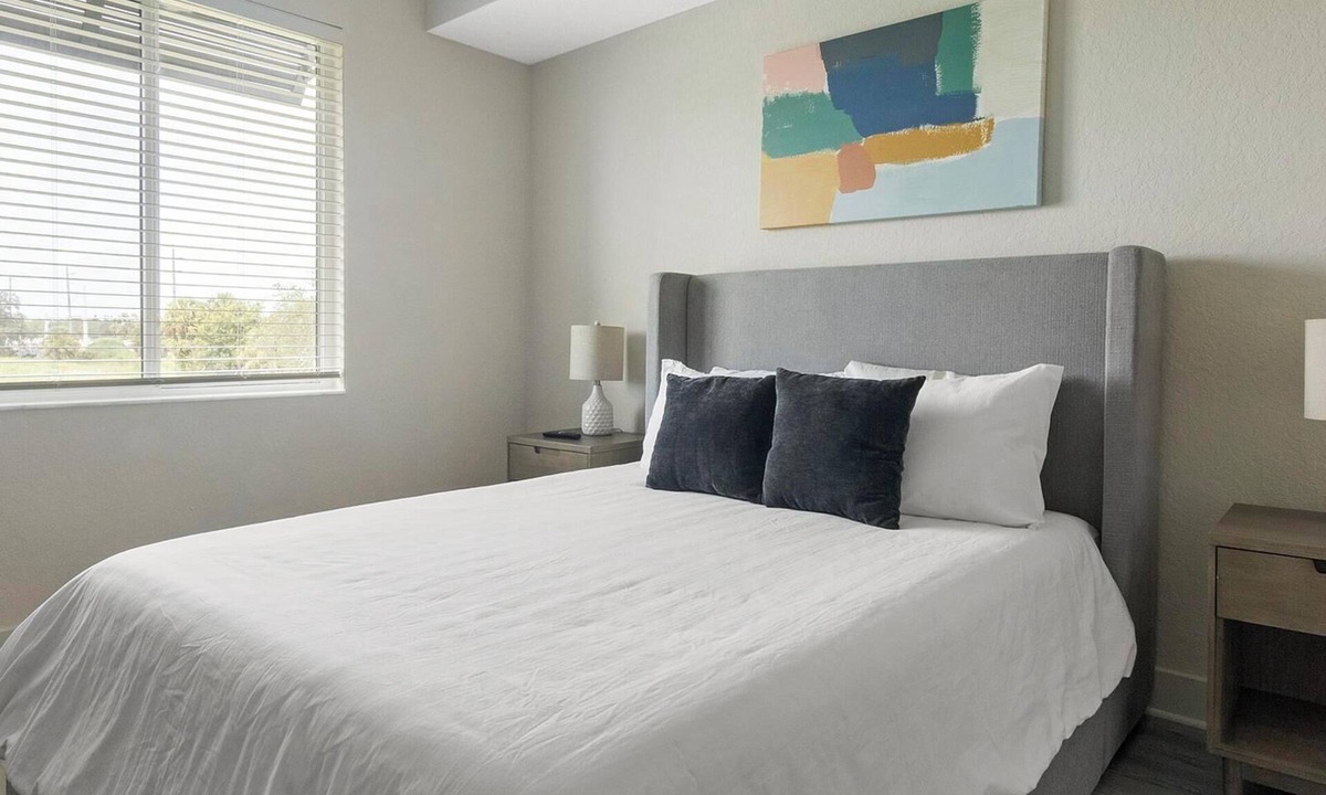 Palmetto Apartment | Landing | Spectacular 1BD, Yoga Studio, Gym