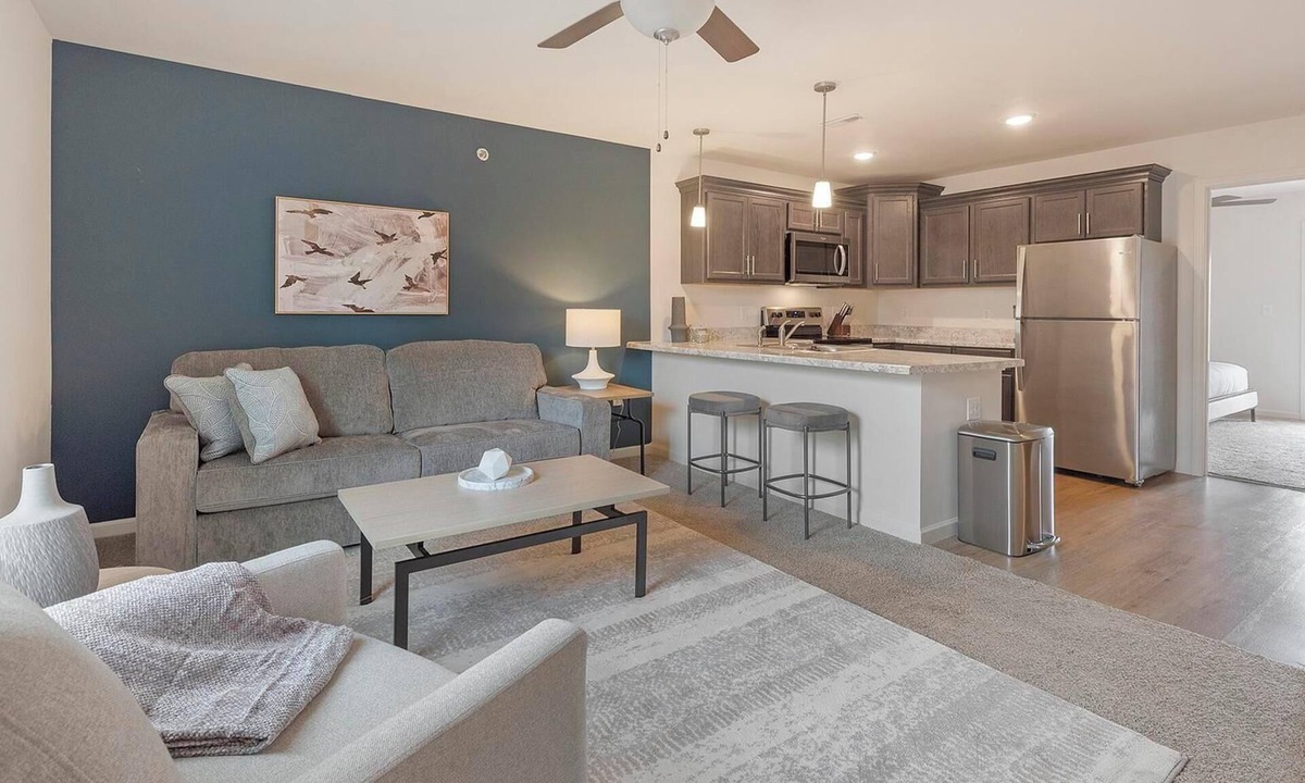 Lyman Apartment | Landing | Spectacular 1BD, Gym, Pool