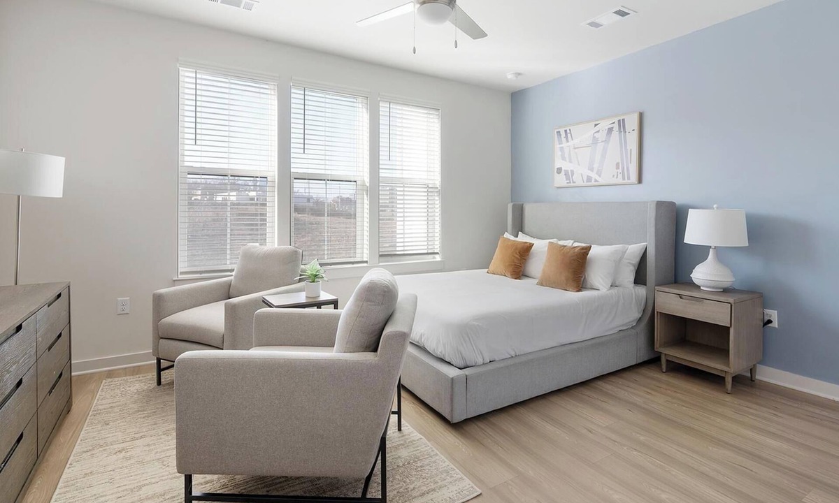 Downtown Knoxville Apartment | Landing | Spectacular Studio, Game Room, Gym
