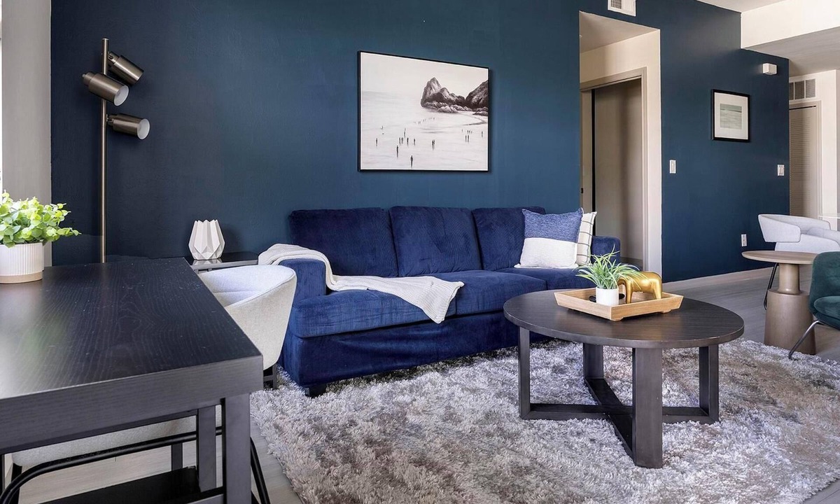 Eastwood Village Apartment | Landing | Stunning 2BD, Tennis Court, Pool