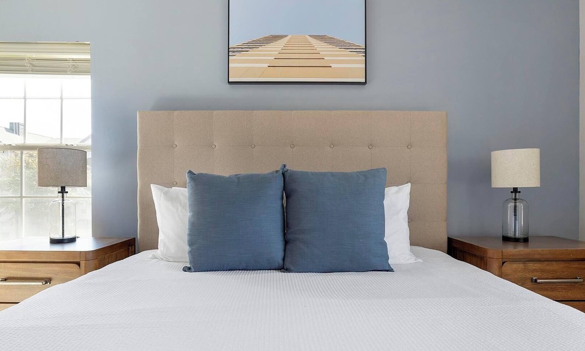 McDonough Apartment | Landing | Stunning 2BD, Yoga Studio, Tennis Court