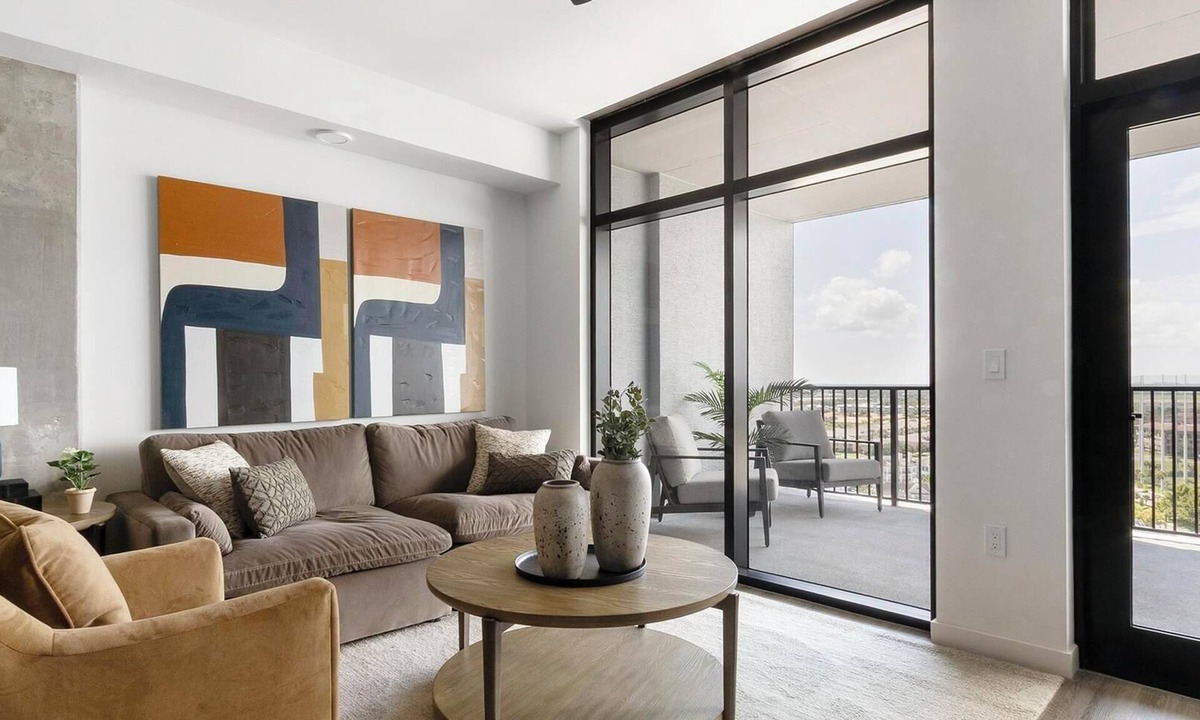 St. Petersburg - Clearwater Apartment | Landing | Stunning 2BD, Gym