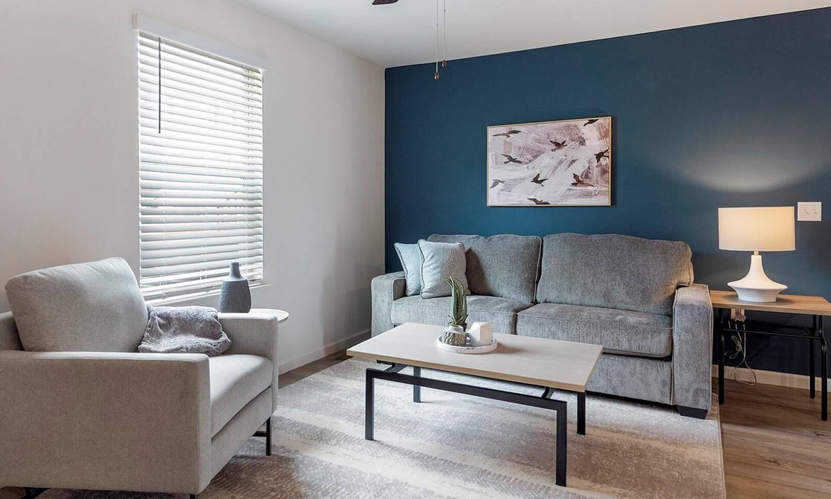Lyman Apartment | Landing | Stylish 1BD, Pool, Gym