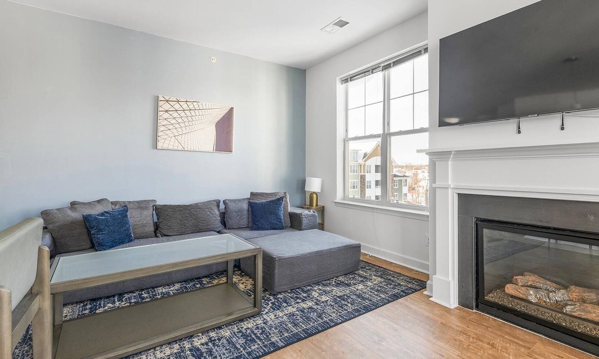 Frederick Apartment | Landing | Stylish 2BD, Gym, Pool