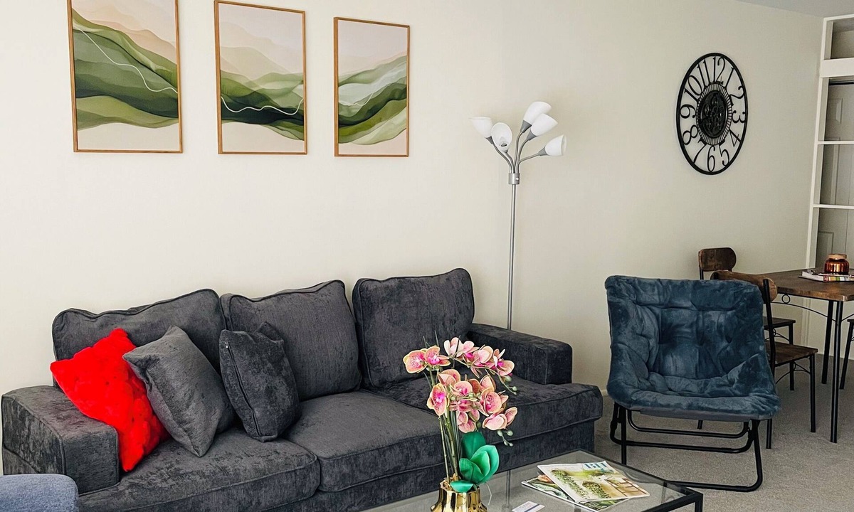 Elkins Park Apartment | Large 2BR/2BA Apartment | Ideal for Long Stays
