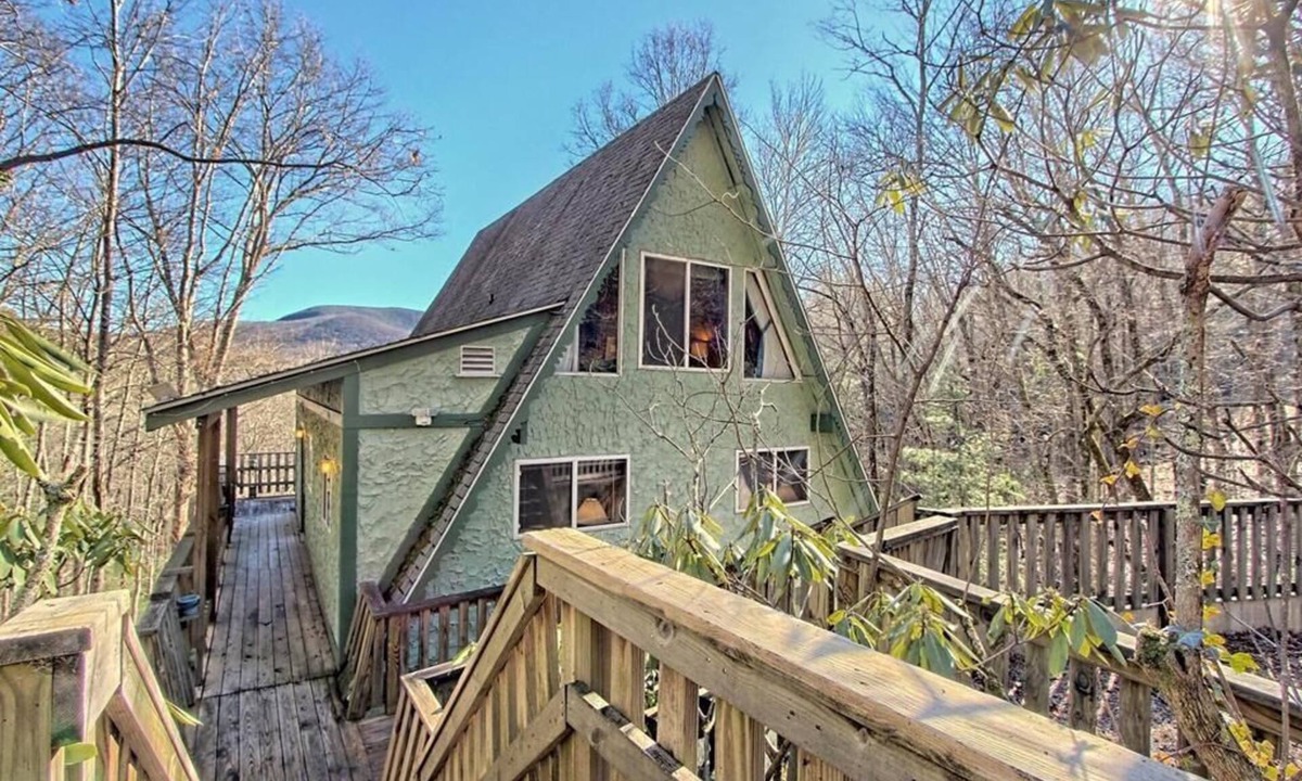 Sky Valley Cabin | Large cabin in Sky Valley & amazing mountain views