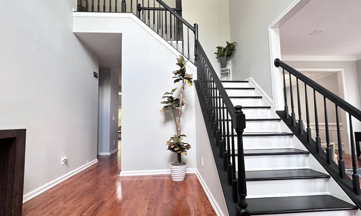 Stone Mountain House | Large East Atlanta Home - 4 bedrooms/3 baths, Bonus Room - Sleeps 10 Guests