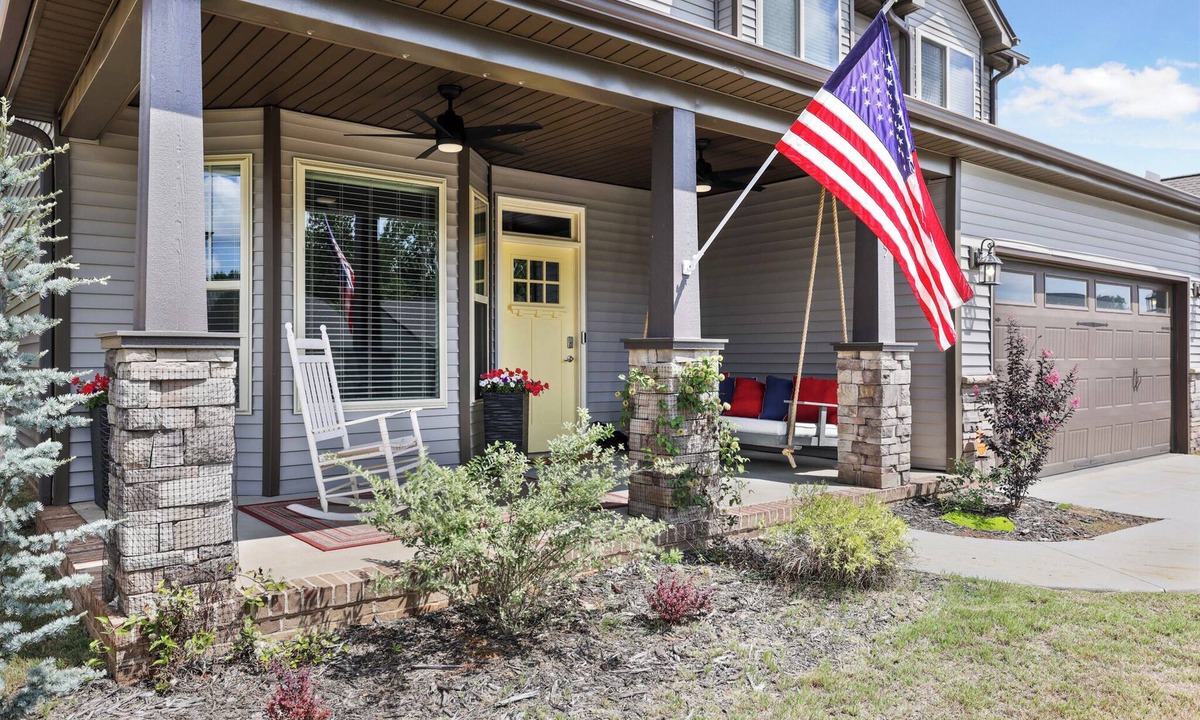 Fountain Inn House | Large luxe home with gorgeous outdoor spaces and hot tub