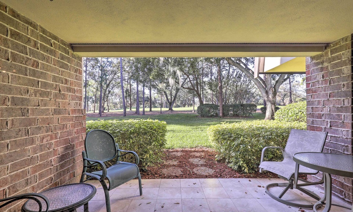 Palm Harbor Condo | Large Tampa-Area Condo - 15 Mi Clearwater Beach!