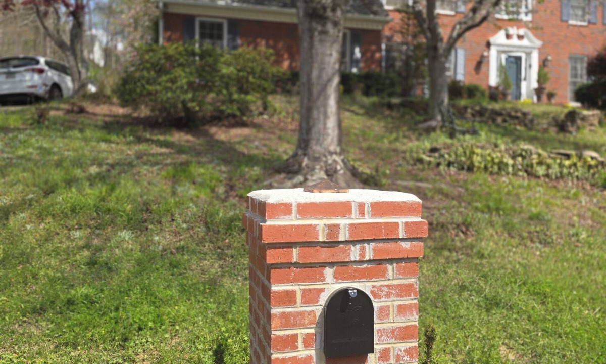 Marietta House | Large, tranquil 4-bedroom house in charming East Cobb Marietta neighborhood.