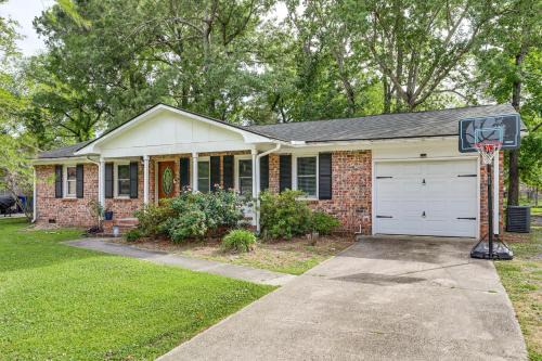 Ladson House | Large Yard & Fire Pit! Pet-Friendly Home in Ladson
