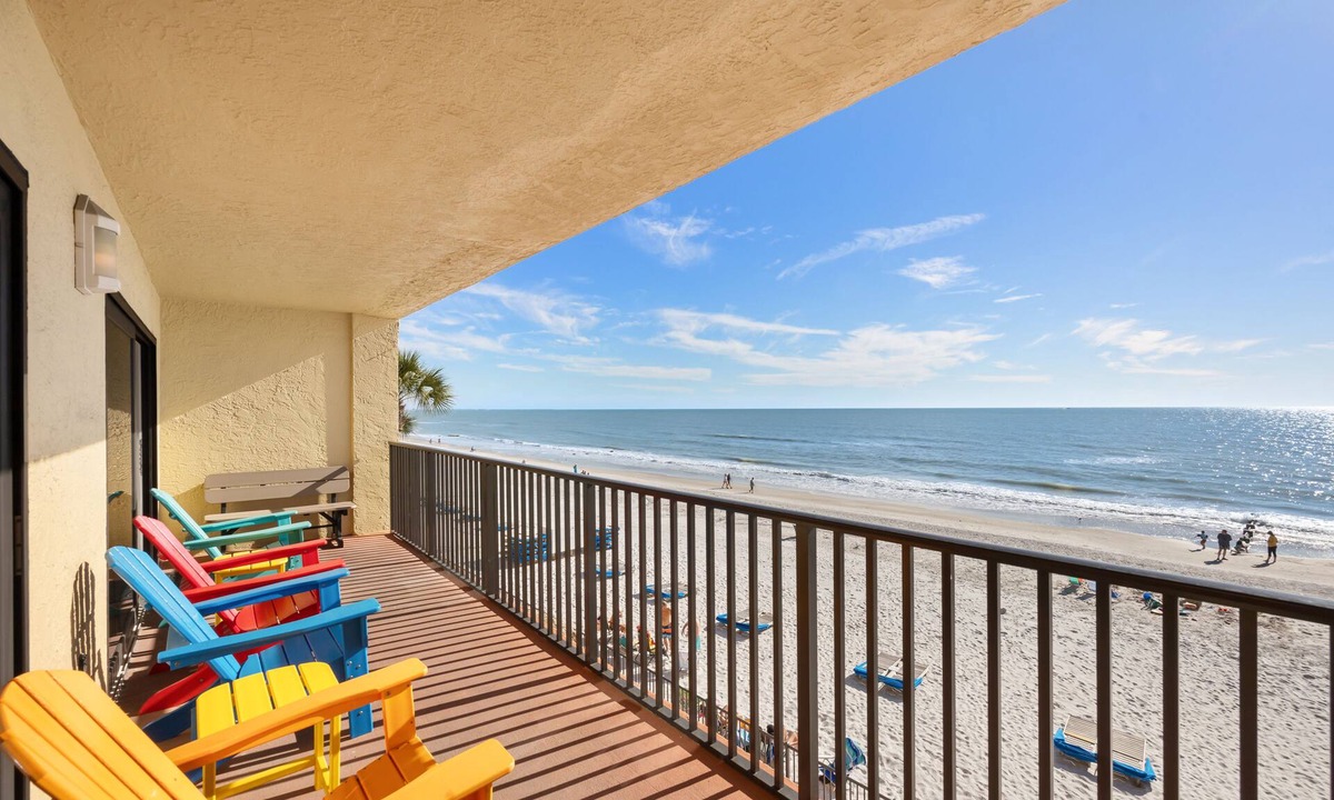Beach Place Madeira | St. Petersburg - Clearwater