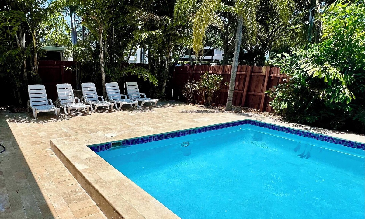 Hollywood Lakes House | Las Brisas 5bdrms/3baths Large Patio Heated Pool
