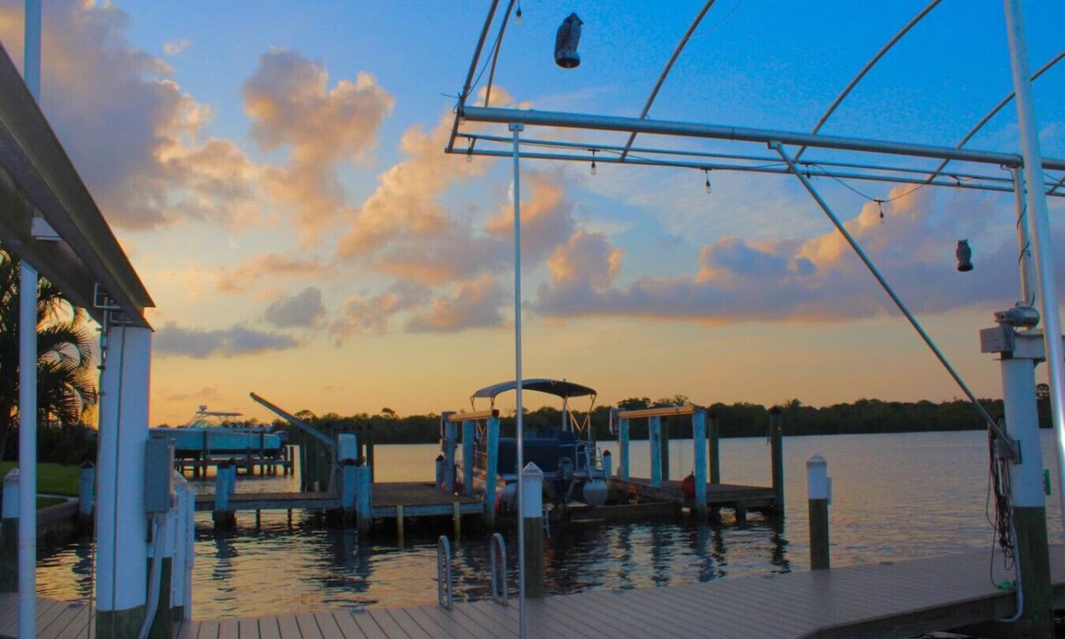 Fort Myers Shores House | Latitude Adjustment Florida