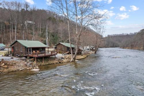 Dillsboro Apartment | Laurel Bush Combo - 6 Waterfront Homes, Fish, Hike, and Mountain Views!