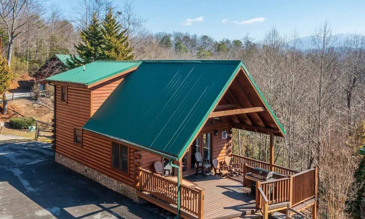 Black Bear Falls Cabin | LeConte View Lodge: Black Bear Falls