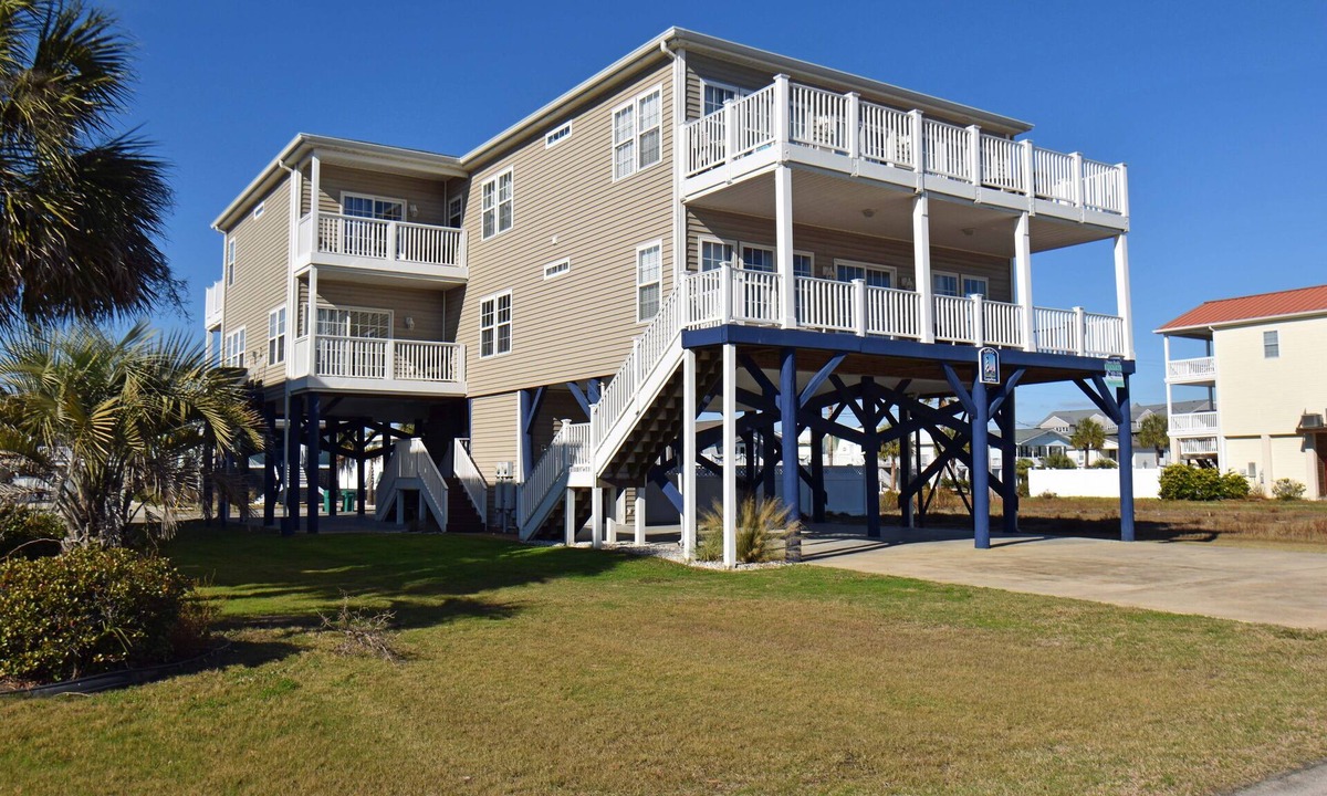 Garden City House | Lefty's LegaSea - Walk to Beach in Garden City Beach